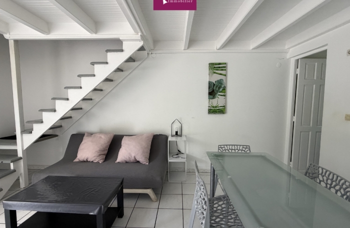 &Agrave; louer - studio avec mezzanine meubl&eacute; - Chauvel - eau, edf, internet inclus