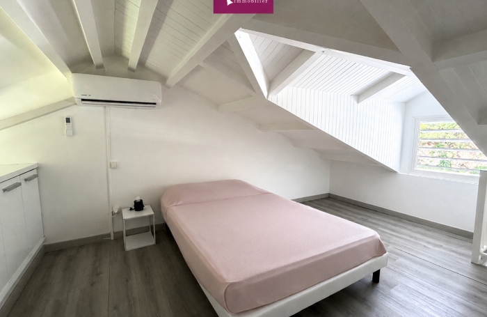 &Agrave; louer - studio avec mezzanine meubl&eacute; - Chauvel - eau, edf, internet inclus