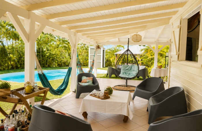 VILLA F5 MEUBL&Eacute;E AVEC PISCINE secteur Douville ST-ANNE