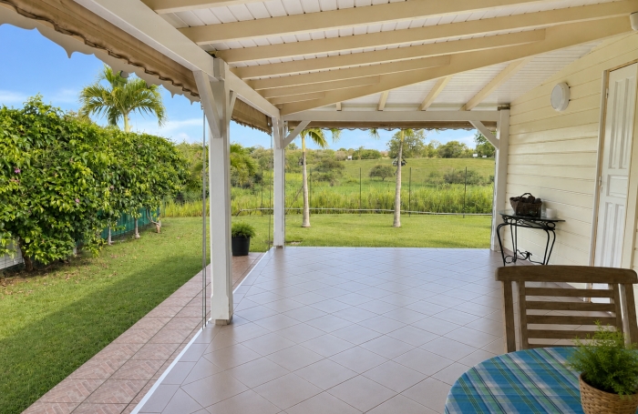 VILLA F5 MEUBL&Eacute;E AVEC PISCINE secteur Douville ST-ANNE