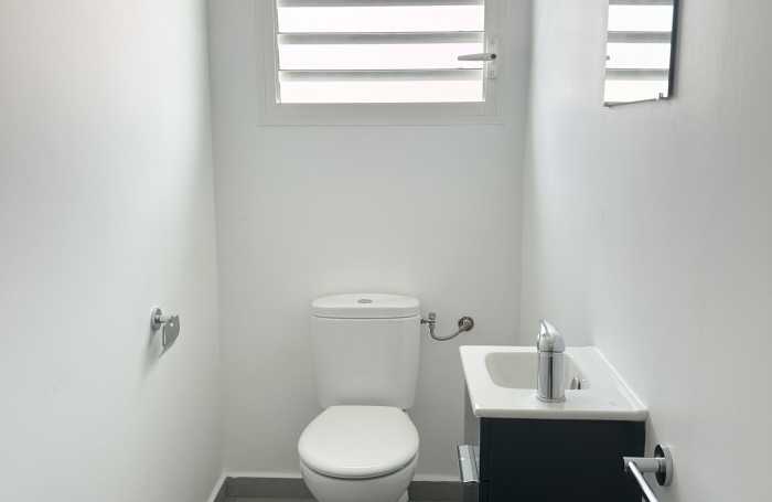 A LOUER GRANDE VILLA F5 RECENTE DE 150M2 A MONTEBELLO - PETIT BOURG