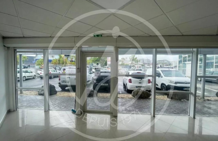 Location Local commercial 38m&sup2; Baie Mahault
