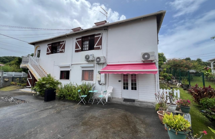BASSE-TERRE Maison T4 cl&eacute; en main avec 2 logements ind&eacute;pendants   Proche h&ocirc;pital et commodit&eacute;s- aucun travaux