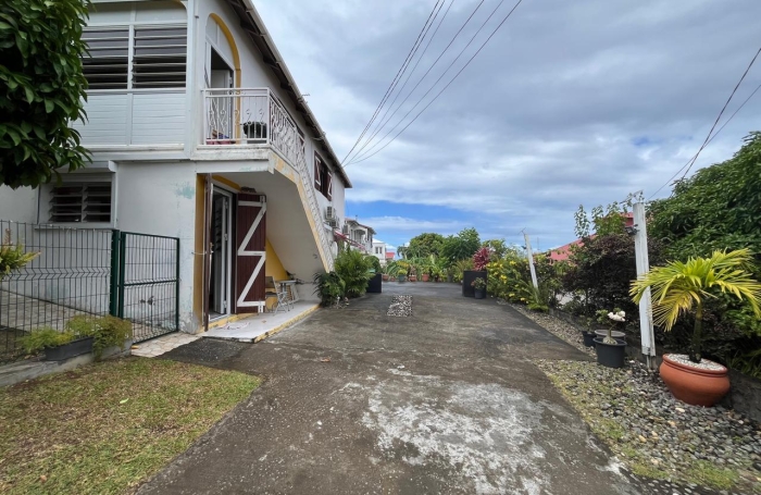 BASSE-TERRE Maison T4 cl&eacute; en main avec 2 logements ind&eacute;pendants   Proche h&ocirc;pital et commodit&eacute;s- aucun travaux