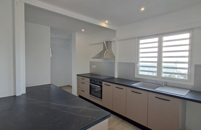Pavillon neuf T4 vue mer quartier r&eacute;sidentiel &agrave; Bouillante