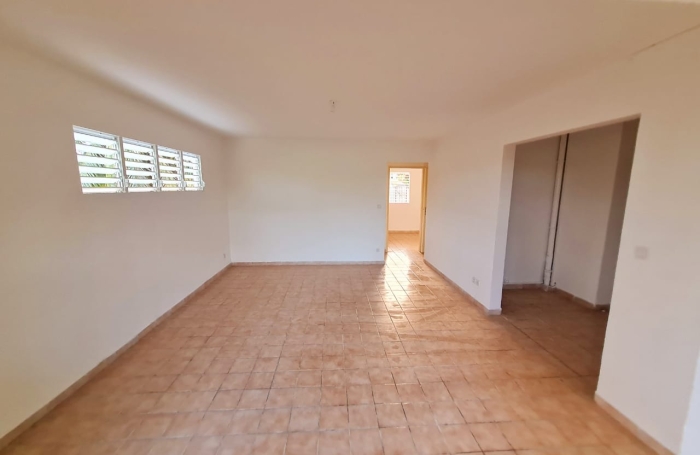BEL APPARTEMENT T3 1er &eacute;tage