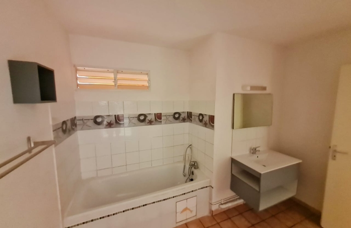 BEL APPARTEMENT T3 1er &eacute;tage