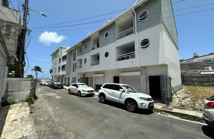 Vente Divers 97180
