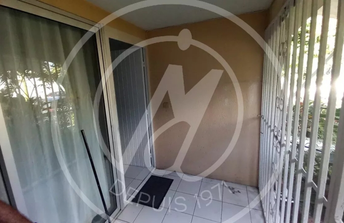 Vente Appartement 29.34m&sup2; 1 pièce Les Abymes