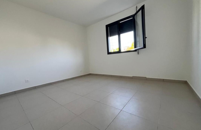 Vente Maison 74m&sup2; 3 pièces Le Moule