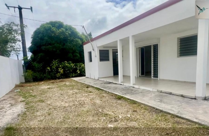 Maison St Fran&ccedil;ois -110 M2 -640M2 Terrain