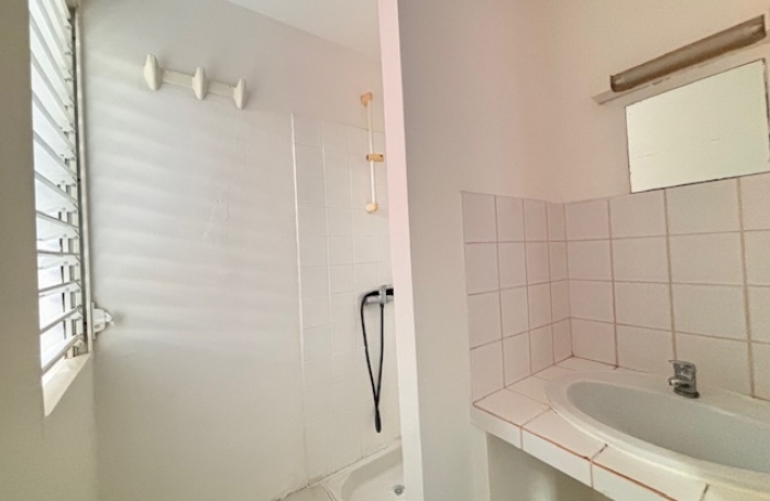 Studio &agrave; Baie-Mahault - LONGFORT IMMOBILIER