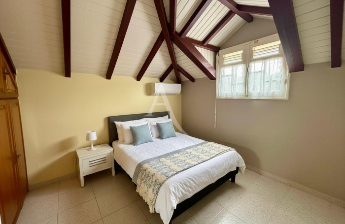 Vente Maison 198.8m&sup2; 7 pi&egrave;ces Sainte Anne