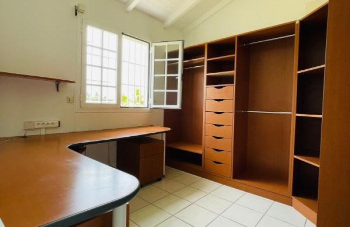 Location Maison 136.47m&sup2; 5 pièces Baie Mahault