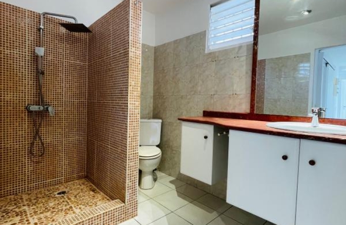 Location Maison 136.47m&sup2; 5 pièces Baie Mahault