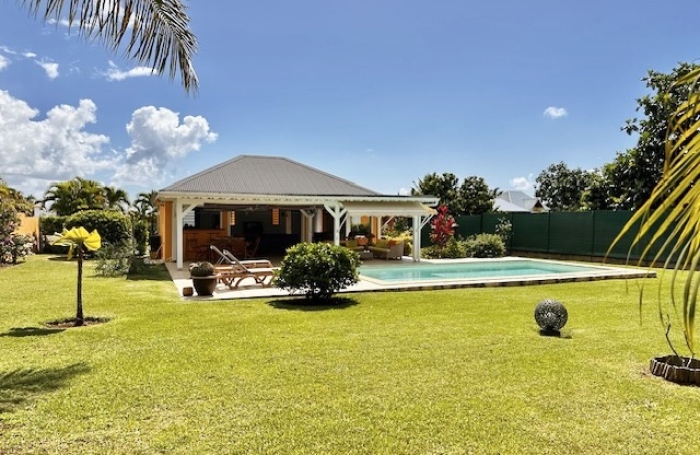A LOUER VILLA F4 MEUBLEE ENTR PISCINE ET JARDIN INCLUS &agrave; SAINT-ALBAN