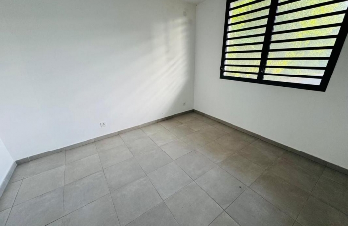 Location Appartement 95.39m&sup2; 4 pi&#232;ces Remire Montjoli