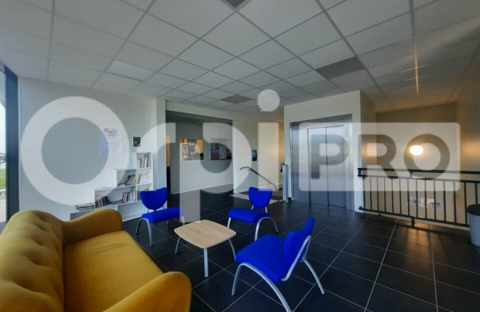 Bureaux aménagés de 864 m² !