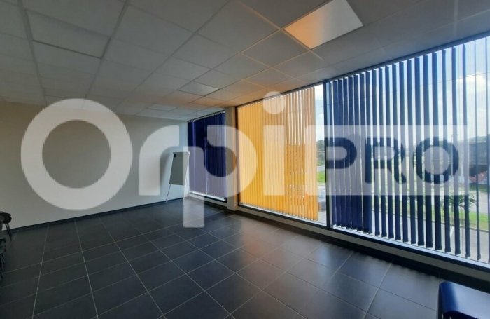 Bureaux aménagés de 864 m² !