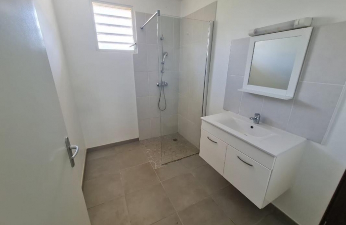 Location Maison 116.7m&sup2; 4 pi&#232;ces Remire Montjoli