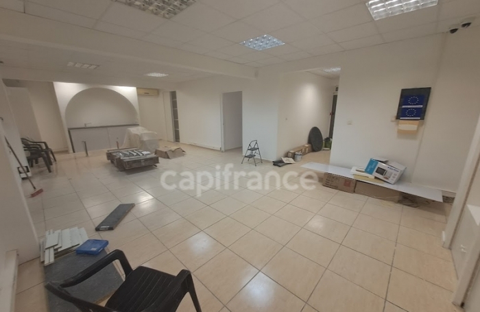 Vente Local commercial 136m&sup2; 6 pi&#232;ces Cayenne