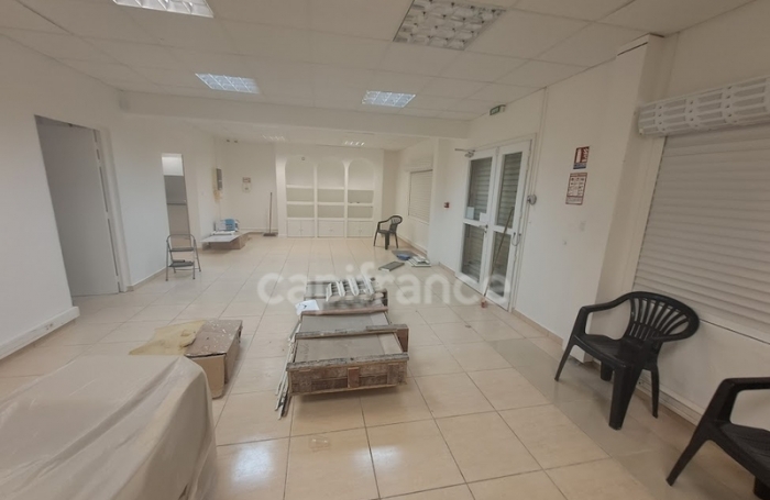 Vente Local commercial 136m&sup2; 6 pi&#232;ces Cayenne
