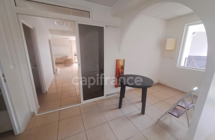 Vente Local commercial 136m&sup2; 6 pi&#232;ces Cayenne