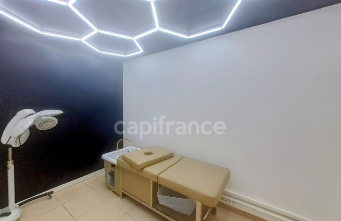 Vente Local commercial 136m&sup2; 6 pi&#232;ces Cayenne