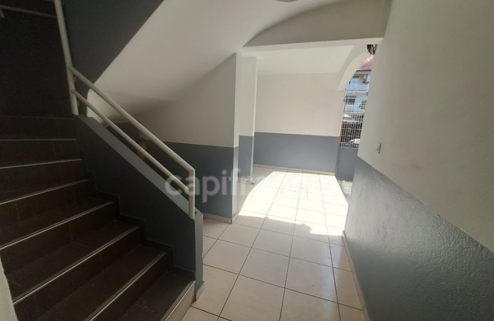 Vente Local commercial 136m&sup2; 6 pi&#232;ces Cayenne