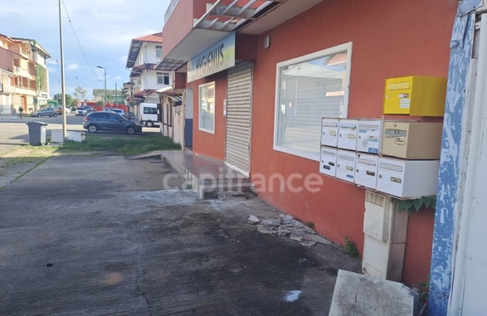 Vente Local commercial 136m&sup2; 6 pi&#232;ces Cayenne