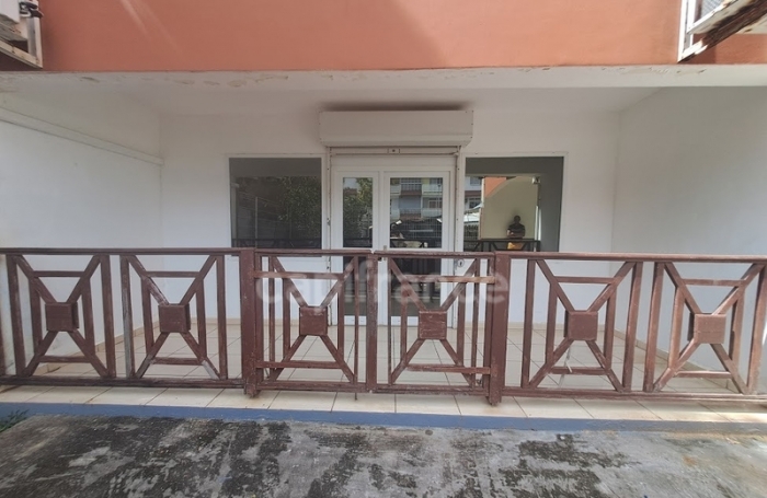 Vente Local commercial 136m&sup2; 6 pi&#232;ces Cayenne