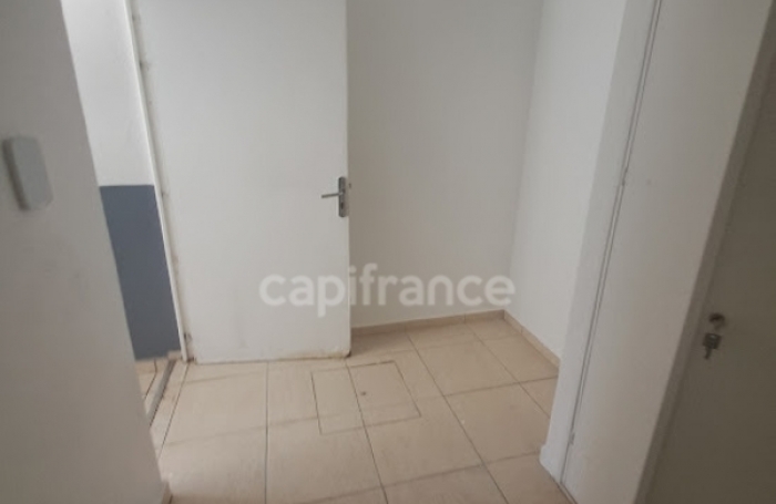 Vente Local commercial 136m&sup2; 6 pi&#232;ces Cayenne
