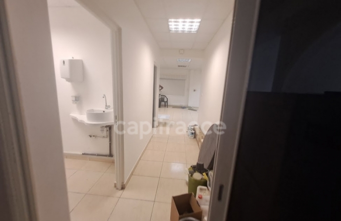 Vente Local commercial 136m&sup2; 6 pi&#232;ces Cayenne