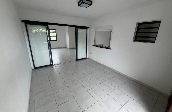 Vente Maison 93.67m&sup2; 4 pi&#232;ces Remire Montjoli