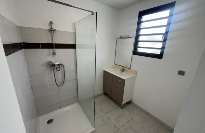 Vente Maison 93.67m&sup2; 4 pi&#232;ces Remire Montjoli