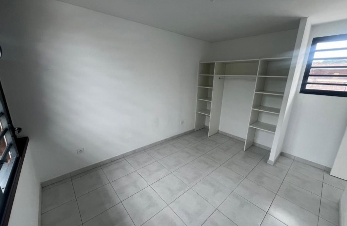 Vente Maison 93.67m&sup2; 4 pi&#232;ces Remire Montjoli