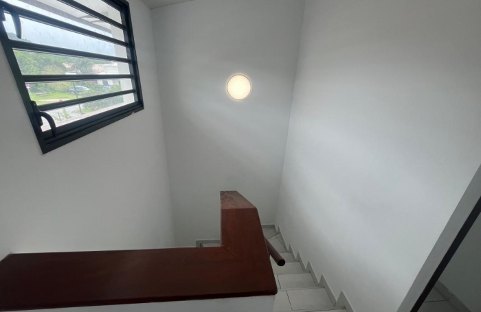 Vente Maison 93.67m&sup2; 4 pi&#232;ces Remire Montjoli