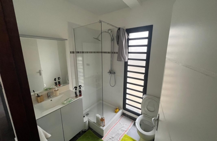 Vente Maison 82.03m&sup2; 4 pi&#232;ces Remire Montjoli