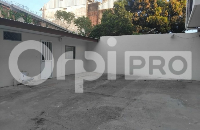 Centre ville de Cayenne, Bureau 58 m² entièrement rénové