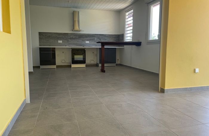 Vente Appartement 60.55m&sup2; 3 pi&egrave;ces Remire Montjoli