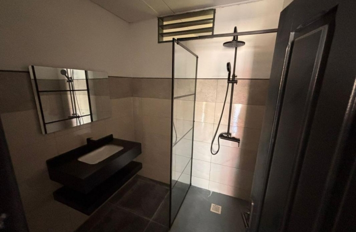 Location Maison 199m&sup2; 6 pièces Remire Montjoli