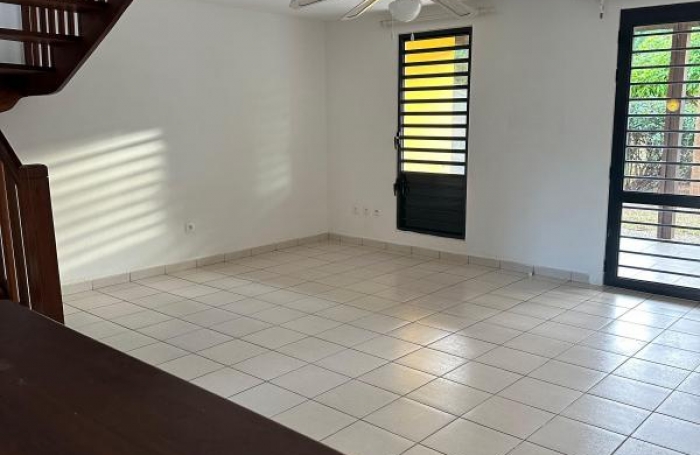 Location Maison 85.1m&sup2; 4 pièces Remire Montjoli