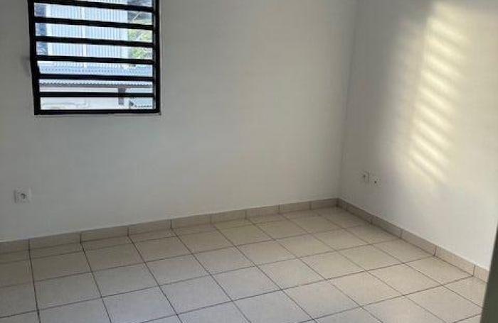 Location Maison 85.1m&sup2; 4 pièces Remire Montjoli