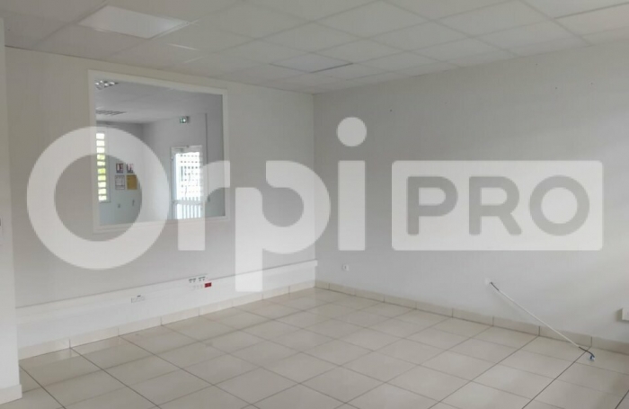 Bureaux climatis&eacute;s d'environ 93 m&sup2;