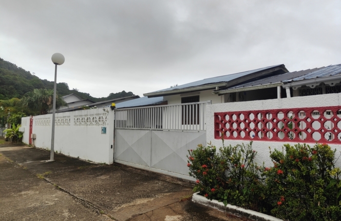 Vente Maison 180m&sup2; 8 pièces Remire Montjoli