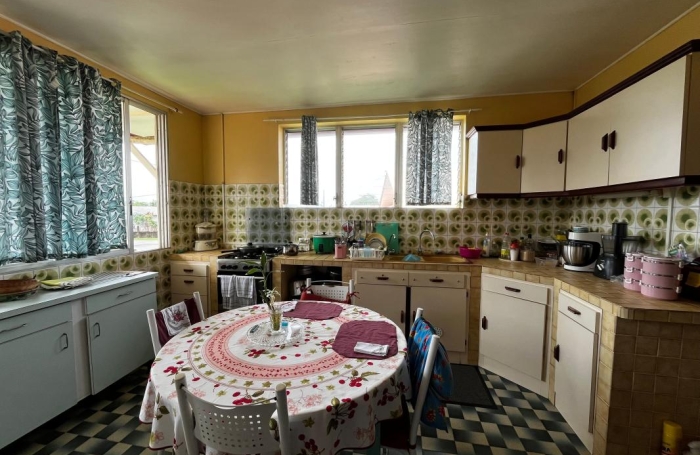 Vente Maison 247m&sup2; 6 pièces Remire Montjoli