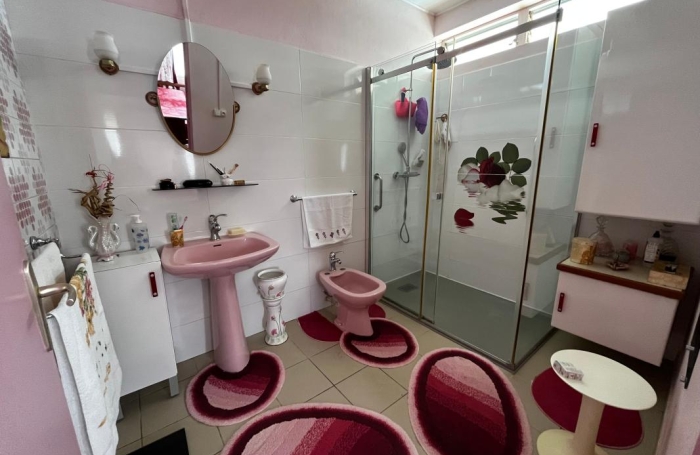 Vente Maison 247m&sup2; 6 pièces Remire Montjoli