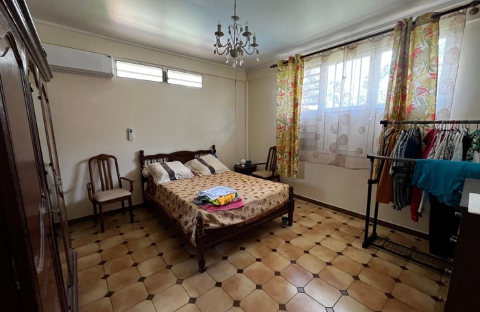 Vente Maison 247m&sup2; 6 pièces Remire Montjoli