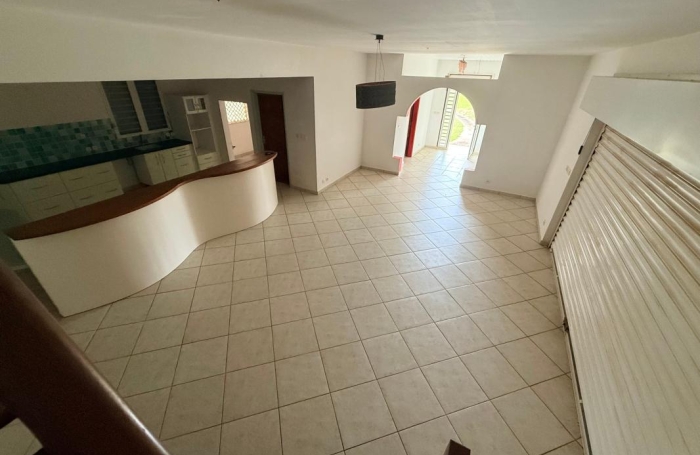 Vente Maison 246.86m&sup2; 6 pièces Remire Montjoli