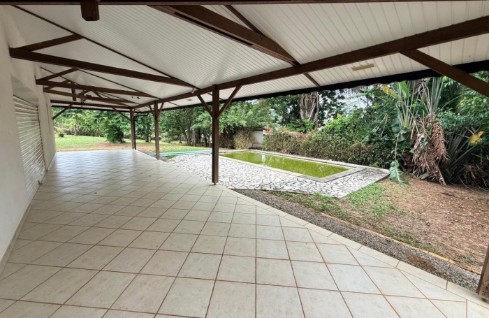 Vente Maison 246.86m&sup2; 6 pièces Remire Montjoli